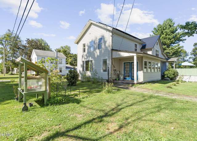 Property at 127 Langley Rd, Amsterdam, NY 12010, 3 beds, 2.5 baths