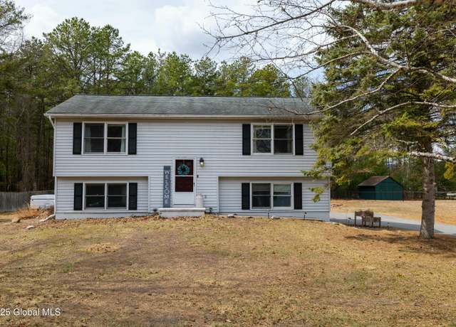 Property at 41 Stephanie Ln, Queensbury, NY 12804, 3 beds, 1.5 baths