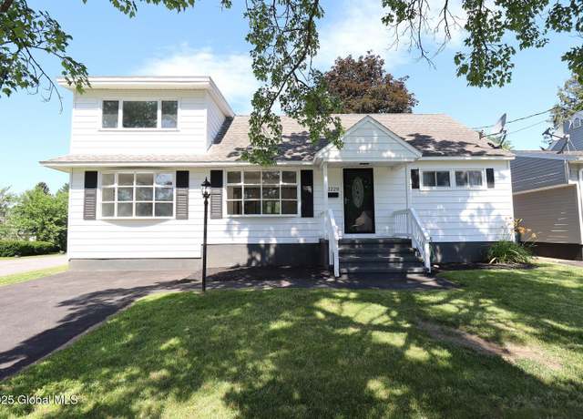 Property at 1220 Hemlock St, Rotterdam, NY 12306, 4 beds, 2 baths