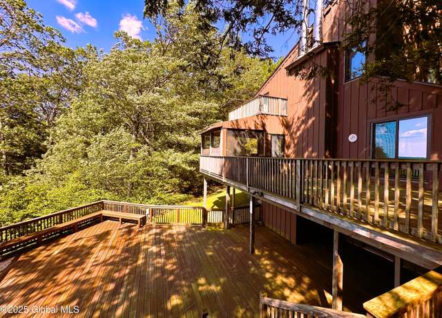 Property at 308 Shaker Ridge Dr, Canaan, NY 12029, 4 beds, 2.5 baths