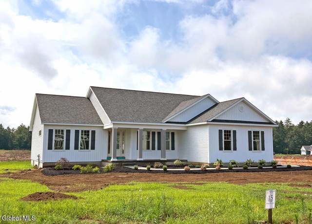 Property at 15 Eastpointe Dr, Wilton, NY 12866, 3 beds, 2.5 baths