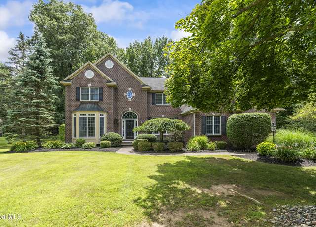 Property at 222 Bell Ct, Schenectady, NY 12303, 4 beds, 2.5 baths