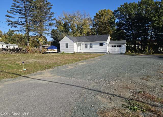 Property at 7 RT 236, Halfmoon, NY 12065, 2 beds, 1.5 baths