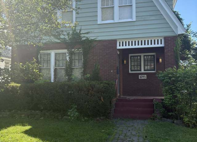 Property at 1043 Brierwood Blvd, Schenectady, NY 12308, 4 beds, 1.5 baths