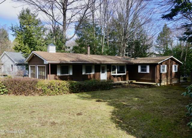 Property at 11 Lakeside Dr, Edinburg, NY 12134, 3 beds, 2 baths