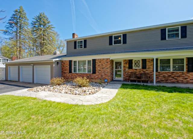 Property at 4 Majorca Ln, Clifton Park, NY 12065, 5 beds, 3.5 baths