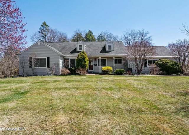 Property at 1270 Ruffner Rd, Niskayuna, NY 12309, 4 beds, 3.5 baths