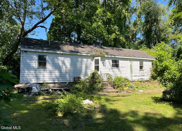 Property at 30 Park Ave, Albany, NY 12203, 3 beds, 1 bath