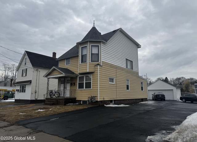 Property at 2233 Guilderland Ave, Schenectady, NY 12306, 3 beds, 2.5 baths