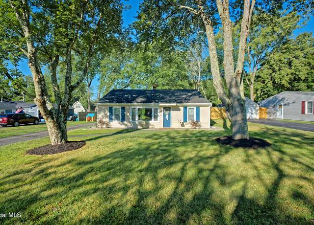 Property at 2 Alamo Ln, Schenectady, NY 12304, 3 beds, 1 bath