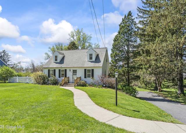 Property at 152 Bloomingrove Dr, Troy, NY 12180, 3 beds, 1 bath