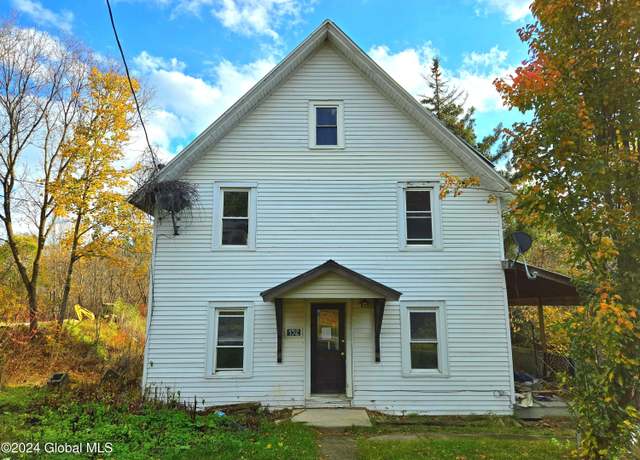 Property at 152 Duane St, Malone, NY 12953, 3 beds, 1 bath