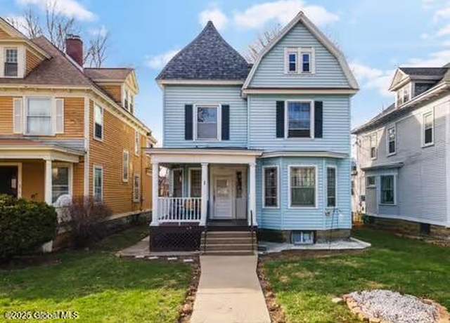 Property at 1039 Parkwood Blvd, Schenectady, NY 12308, 4 beds, 2 baths