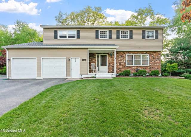 Property at 1040 Gates Dr, Rotterdam, NY 12306, 4 beds, 2.5 baths