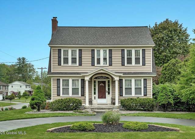 Property at 540 Kenwood Ave, Delmar, NY 12054, 3 beds, 1.5 baths