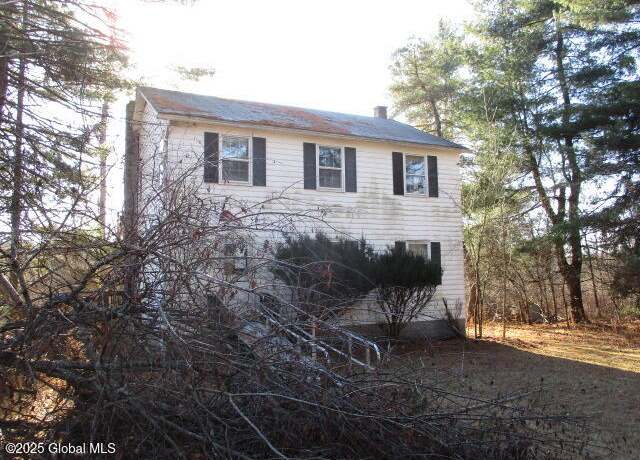 Property at 60 Creble Rd, Selkirk, NY 12158, 4 beds, 1.5 baths