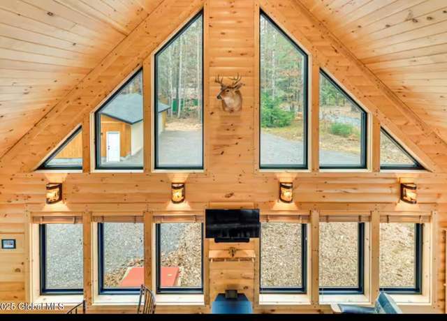 Property at 211 Woods Hollow Rd, Gloversville, NY 12078, 2 beds, 1 bath