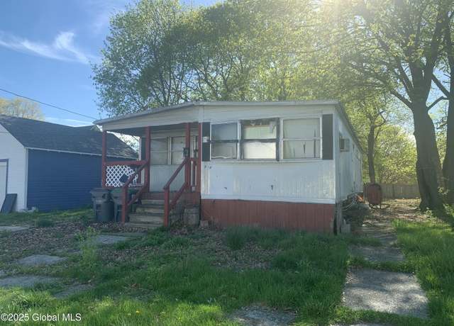 Property at 30 3rd St, Hoosick Falls, NY 12090, 3 beds, 1 bath