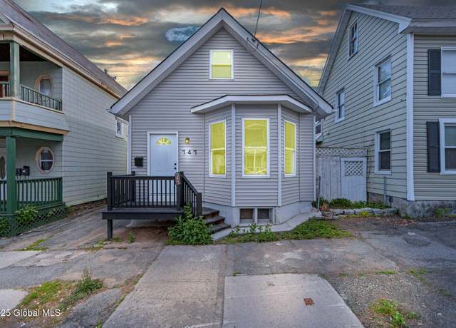 Property at 747 Eastern Ave, Schenectady, NY 12308, 3 beds, 2 baths