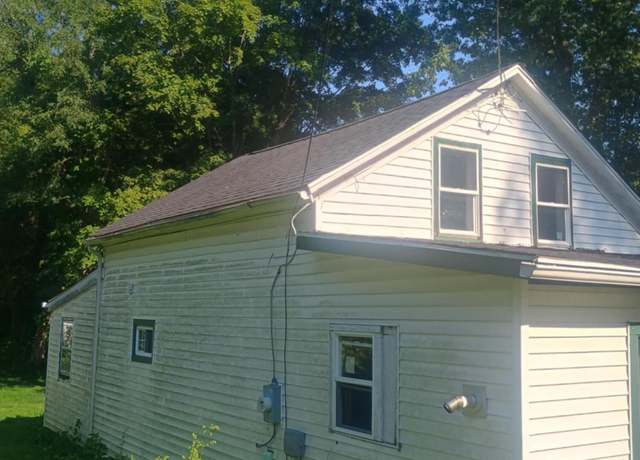 Property at 814 River Rd, Schodack, NY 12033, 2 beds, 1 bath