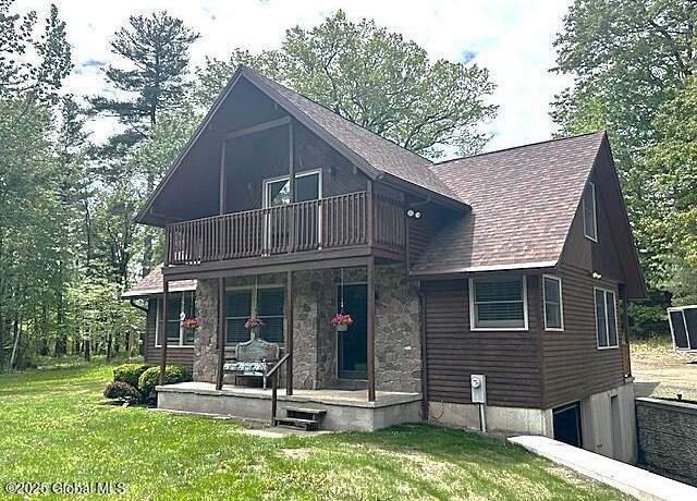 Property at 571 Valley Falls Rd, Melrose, NY 12121, 4 beds, 2.5 baths