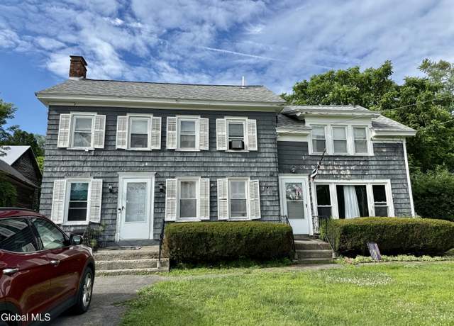 Property at 137 Riverview Dr, Amsterdam, NY 12010, 9 beds, 3.5 baths