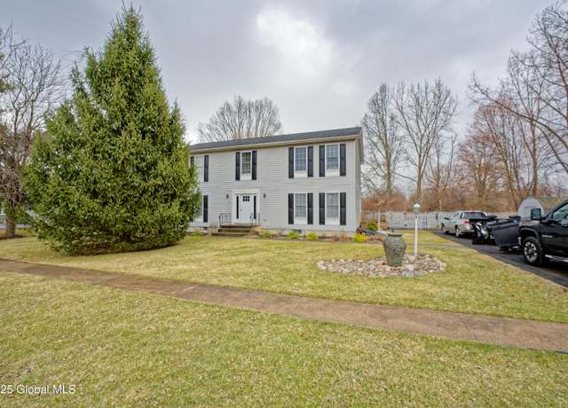 Property at 18 Molly White Dr, Coxsackie, NY 12051, 4 beds, 2.5 baths