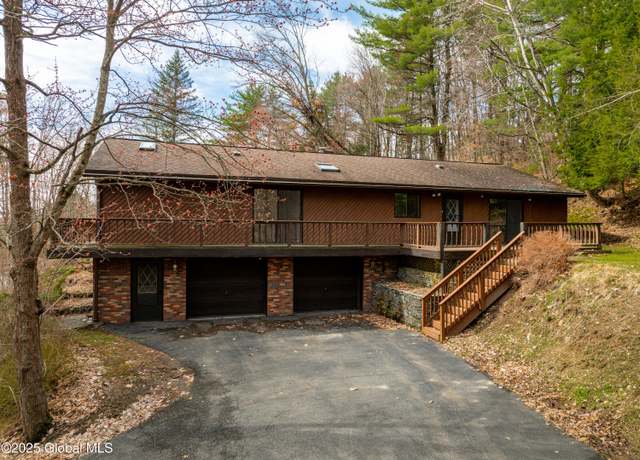 Property at 11 Middle Ct, Sand Lake, NY 12196, 3 beds, 3.5 baths