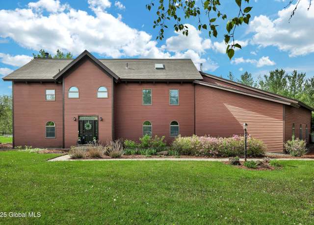 Property at 118 Spring Rd, Glenville, NY 12302, 5 beds, 4.5 baths