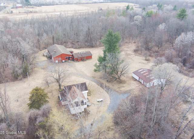 Property at 660 Tanner Rd, Clifton Park, NY 12065, 4 beds, 2.5 baths
