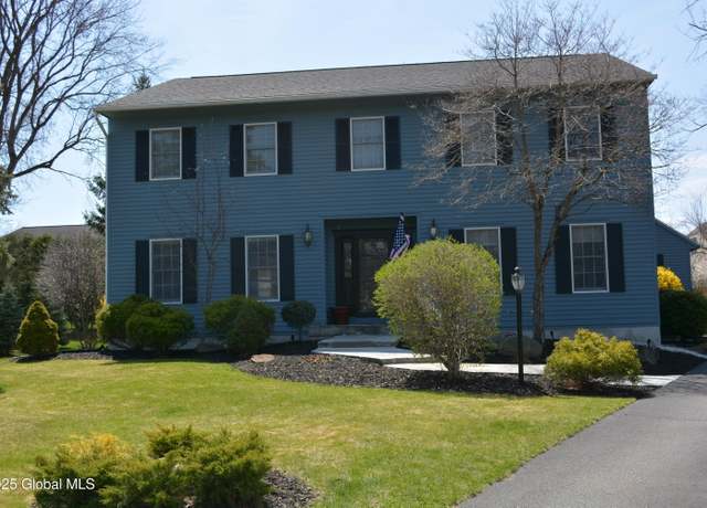 Property at 7 Proctor Ct, Loudonville, NY 12211, 4 beds, 2.5 baths
