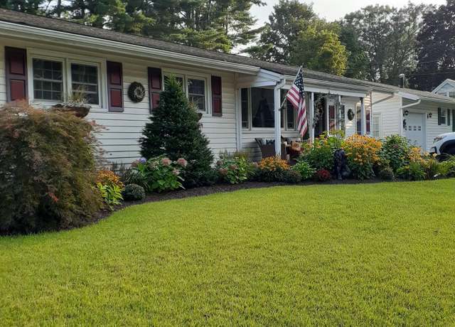 Property at 30 E Laclaire St, Hudson Falls, NY 12839, 3 beds, 1 bath