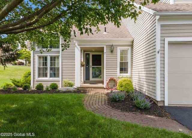 Property at 7 Ridgefield Dr, Voorheesville, NY 12186, 3 beds, 2.5 baths