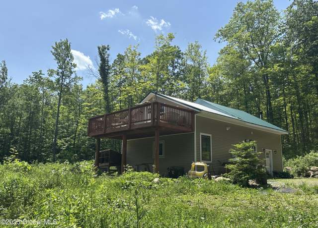 Property at 290 Hogan Hill Rd, Crown Point, NY 12928, 3 beds, 1.5 baths
