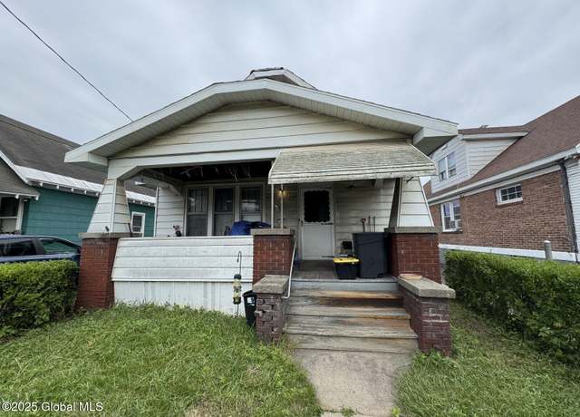 Property at 809 Altamont Ave, Schenectady, NY 12303, 3 beds, 1 bath