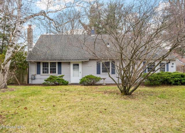 Property at 1184 Outer Dr, Schenectady, NY 12303, 3 beds, 1 bath