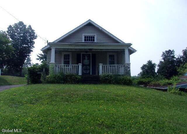 Property at 216 Hudson Ave, Rensselaer, NY 12144, 3 beds, 1 bath