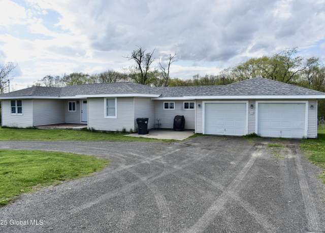 Property at 15 West Rd, Fort Edward, NY 12828, 3 beds, 1 bath