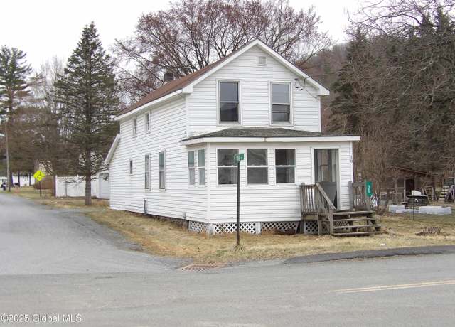 Property at 30 Park Ave, Berlin, NY 12022, 3 beds, 1 bath