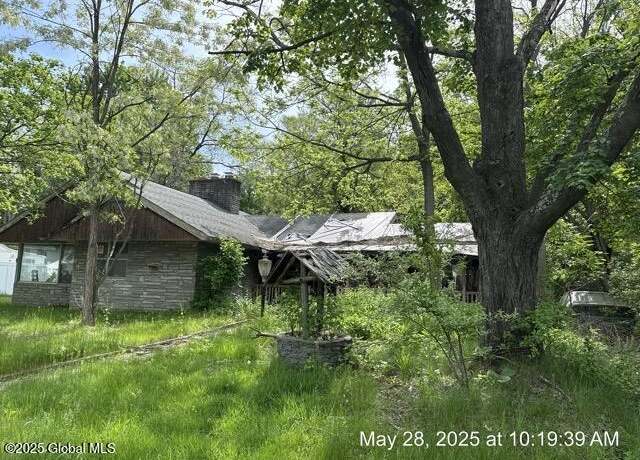 Property at 6 Sumter Ave, Albany, NY 12203, 1 bed, 1.5 baths