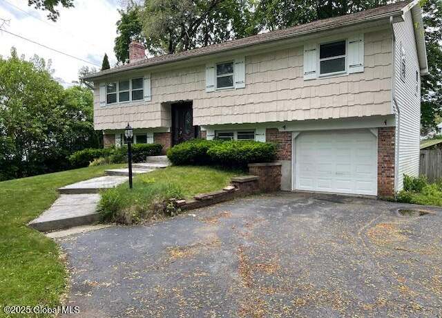 Property at 2070 Grand Blvd Blvd, Niskayuna, NY 12309, 4 beds, 2 baths