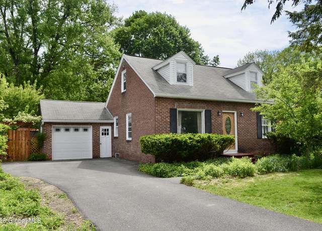 Property at 2 Willow Ln, East Greenbush, NY 12144, 4 beds, 1.5 baths