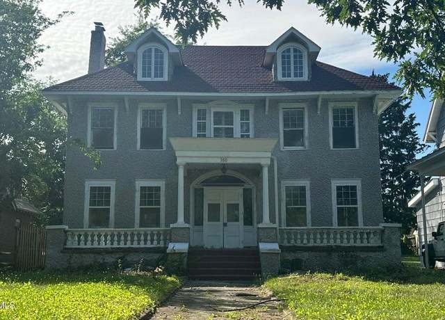 Property at 160 Manning Blvd, Albany, NY 12203, 4 beds, 2.5 baths