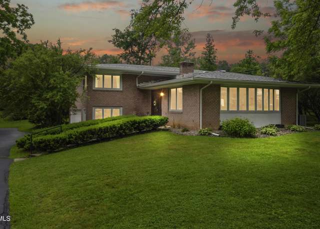 Property at 15 Campus View Dr, Loudonville, NY 12211, 3 beds, 2.5 baths