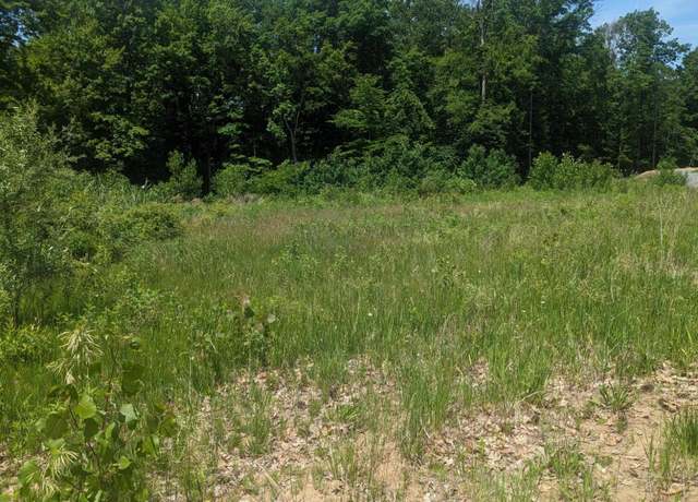 Property at 10 Dutch Ln, Halfmoon, NY 12065
