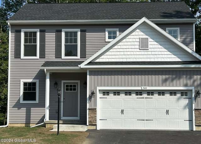 Property at 926 Ridgeview Cir, Castleton, NY 12033, 3 beds, 2.5 baths