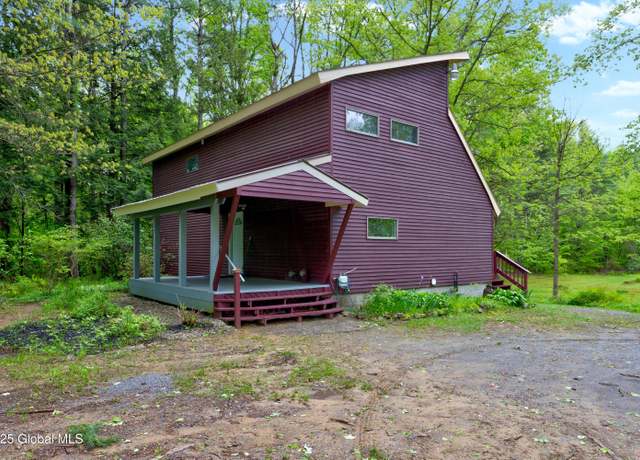 Property at 401 Wilton Gansevoort Rd, Gansevoort, NY 12831, 4 beds, 2 baths