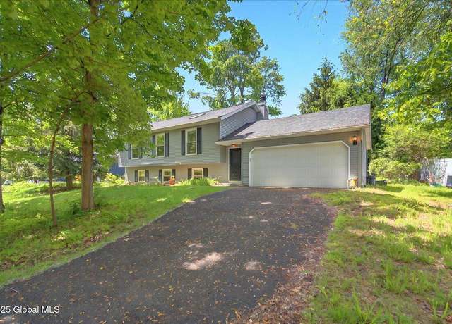 Property at 72 Algonquin Rd, Clifton Park, NY 12065, 4 beds, 2 baths
