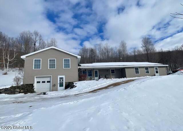 Property at 90 Mountain Rd, Greenwich, NY 12834, 2 beds, 2.5 baths