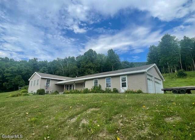 Property at 90 Mountain Rd, Greenwich, NY 12834, 2 beds, 2.5 baths